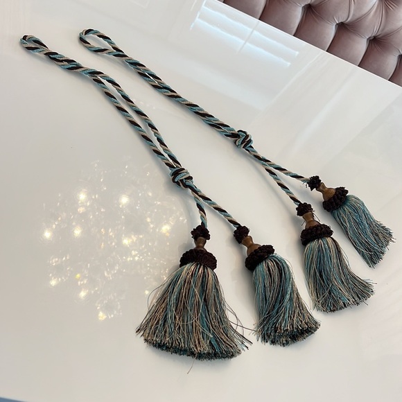 SET OF 2 TIE DRAPE TASSELS - Picture 6 of 14